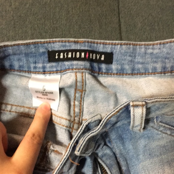 Light wash distressed Fashion Nova Jeans - Picture 2 of 2